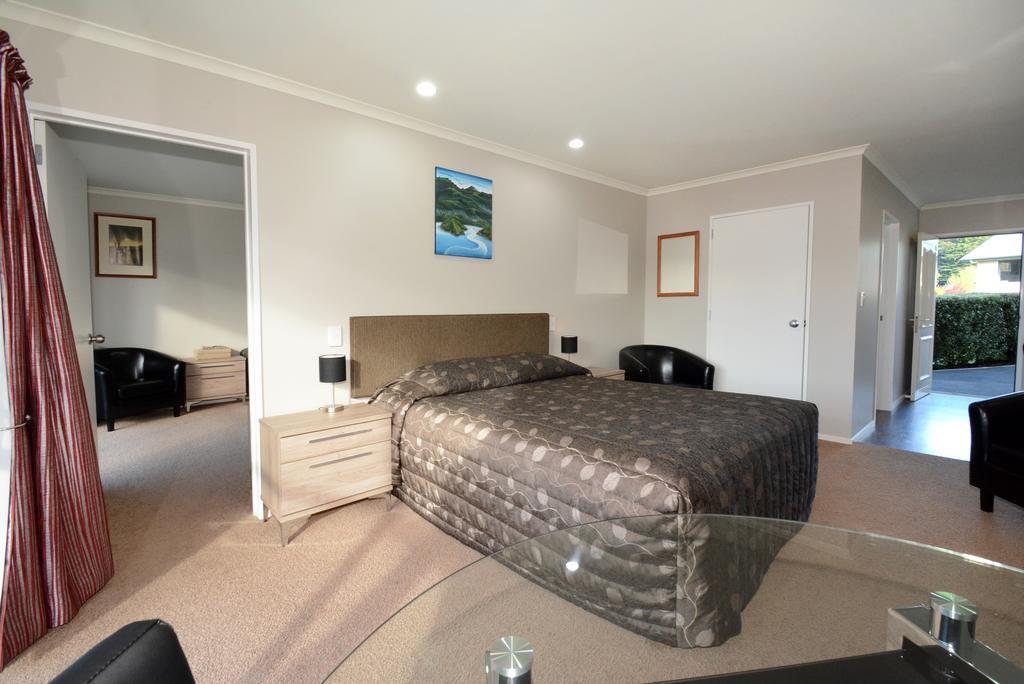 פורטובלו Otago Peninsula Motel מראה חיצוני תמונה